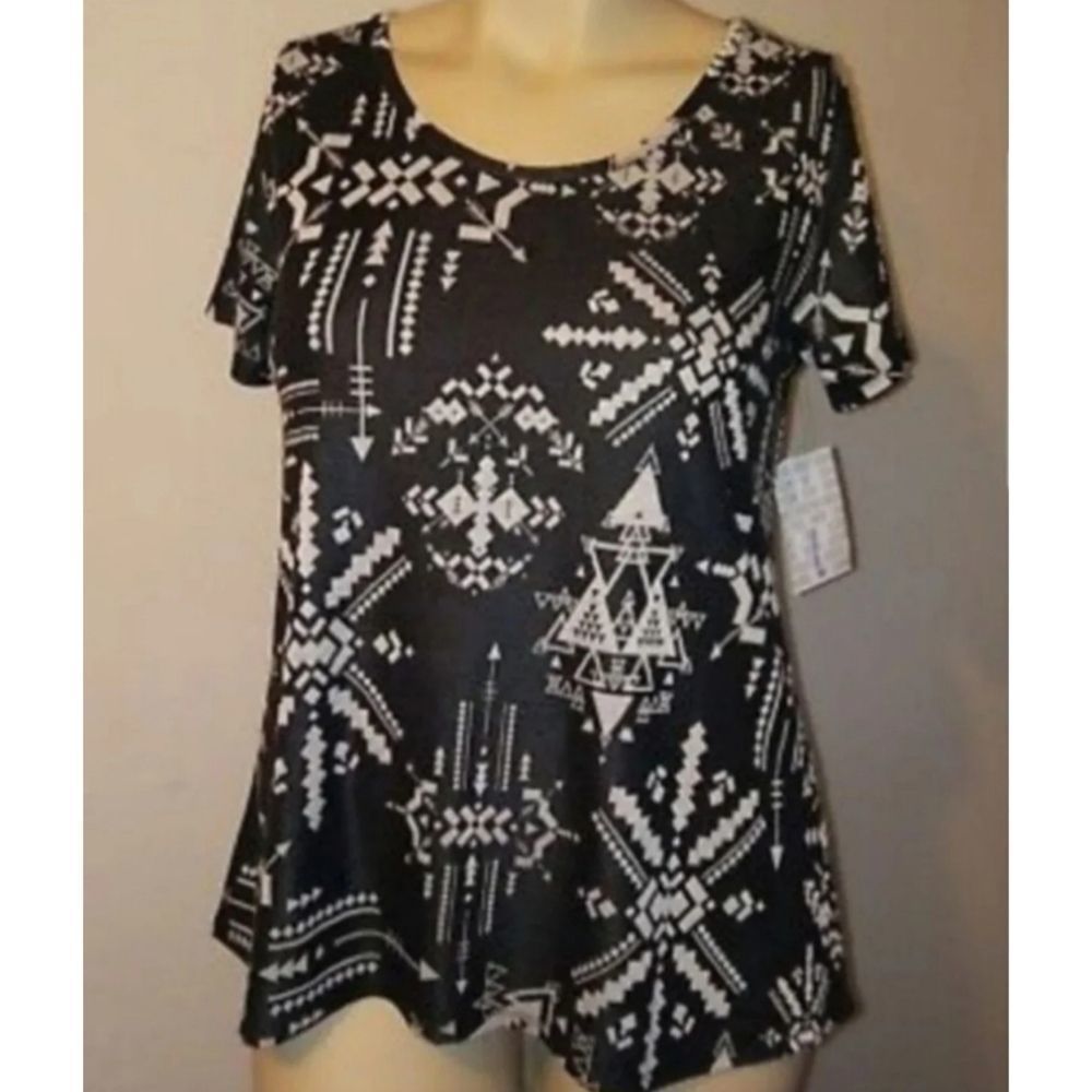 LuLaRoe L Classic T arrows & Snowflakes